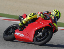 Rossi testuje Ducati 1198