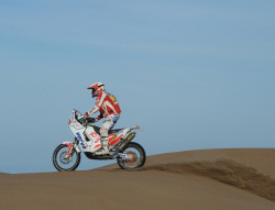 Dakar 2011: Hołowczyc na piątkę, trudna nawigacja dla motocykli