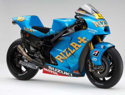 2011-Rizla-Suzuki-GSV-R-MotoGP 01