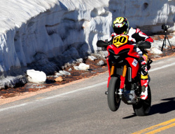 Ducati wygrało Pikes Peak 2011