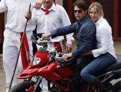 Tom Cruise ujeda Ducati Hypermotard